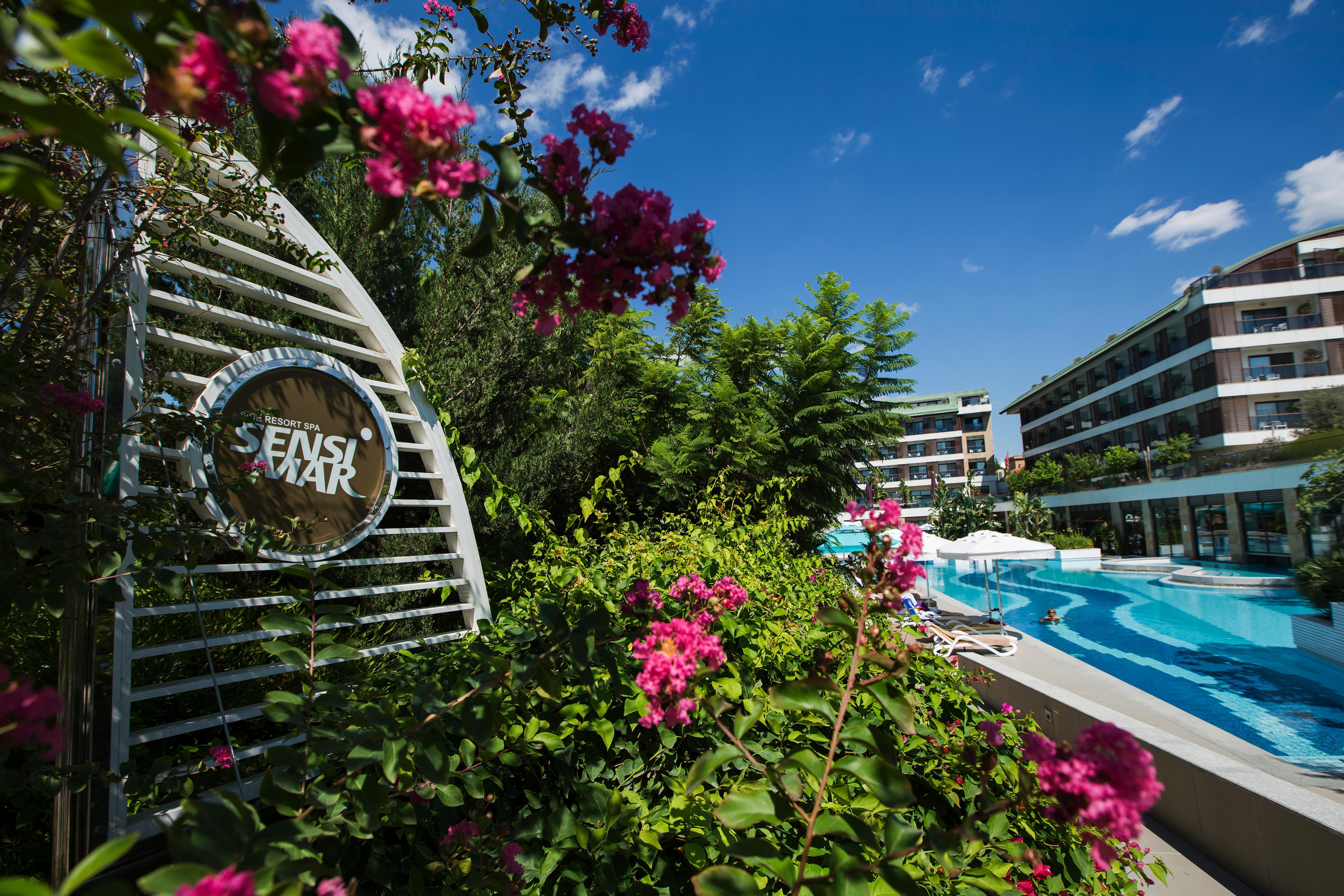 Blue Side Only Adult 16 Hotel Exterior photo